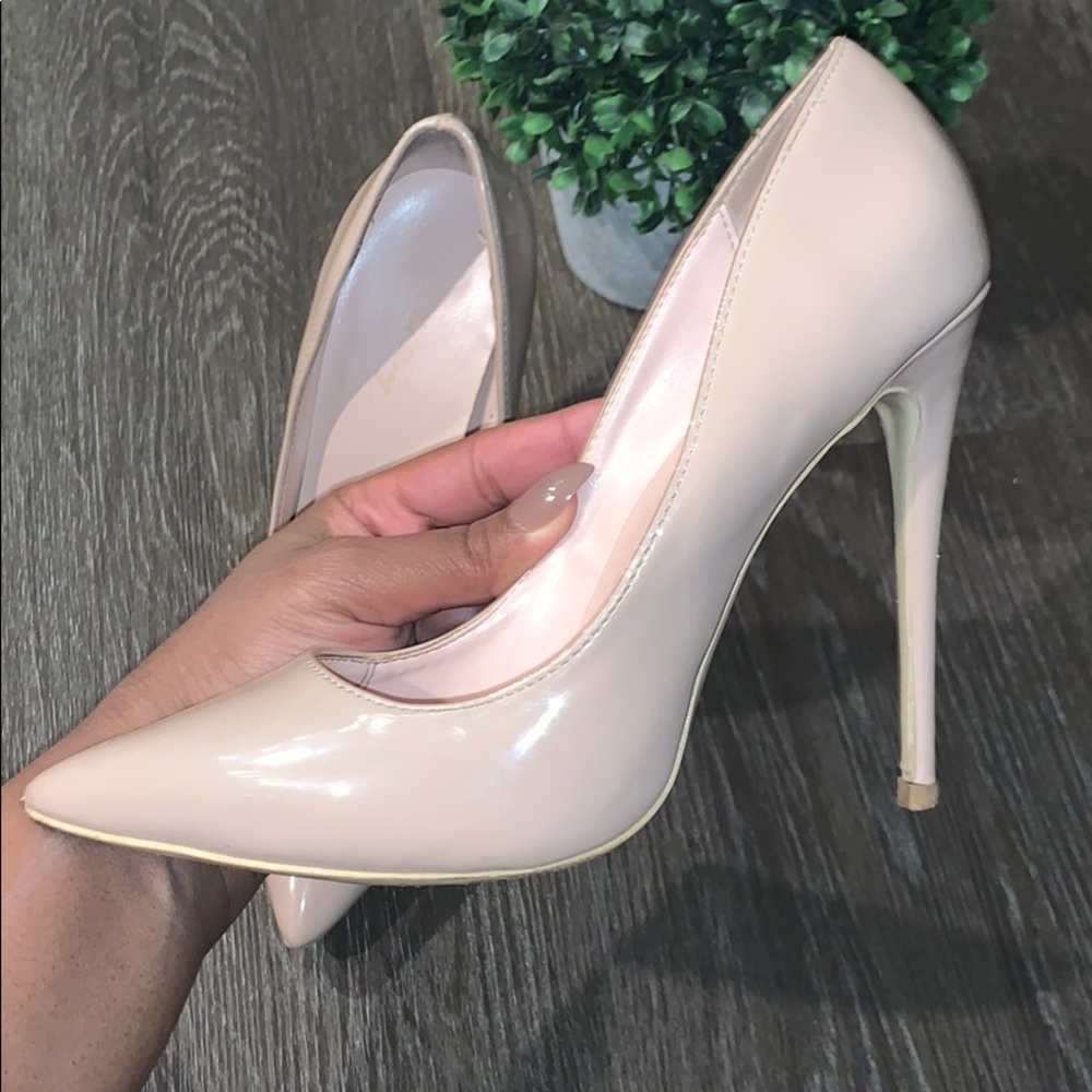 Nude Pumps!